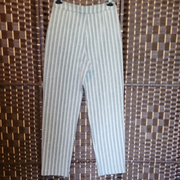 Emporio Armani Icon Black and White Striped Garment - Picture 3 of 5